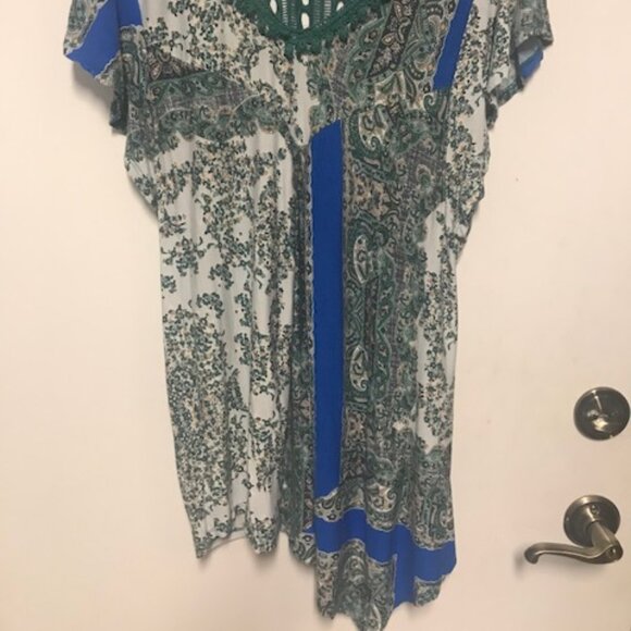 Women One World Asymmetrical Hem Crochet BackTassel Neck Pleated Tunic. 1X - Picture 2 of 5